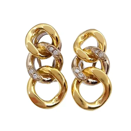Örhängen, 18K guld, tvåfärgad modell, Diamanter 8 x 0,005ct, svensk kontrollstämpel, storlek 10x22 mm, det ena örhänget något mörkare på baksidan, för övrigt i fint skick Vikt: 7,4 g