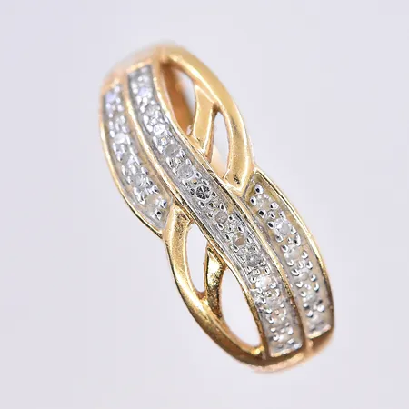 Ring med vita stenar, stl 17, bredd 2-8 mm, 18K. Vikt: 2,5 g
