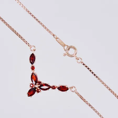 Collier med granater, längd: ca 40cm, bredd: ca 1-22mm, 925/1000, förgyllt silver  Vikt: 5,4 g