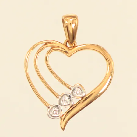 Hänge hjärta, diamanter 3xca0,01ct, längd 21mm, bredd 15,8mm, 18K Vikt: 1,2 g