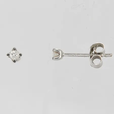 Ett par örhängen, briljantslipade diamanter 2 x ca 0,05ct, Ø 2,5mm, GHA, vitguld, 18K Vikt: 0,7 g