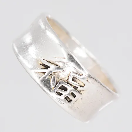 Ring, stl 18, bredd 7,9mm, repig skena, silver 925/1000 Vikt: 4,7 g