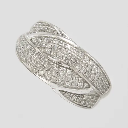 Ring, diamanter ca136xca0,005ct, Ø17, bredd:2,5-9mm, vitguld, Guldfynd, 18K Vikt: 3,7 g