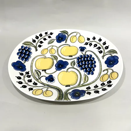 Uppläggningsfat, Birger Kaipiainen för Arabia, Finland, Paratiisi, Ø31-36cm, lätt bruksslitage Skickas med postpaket.