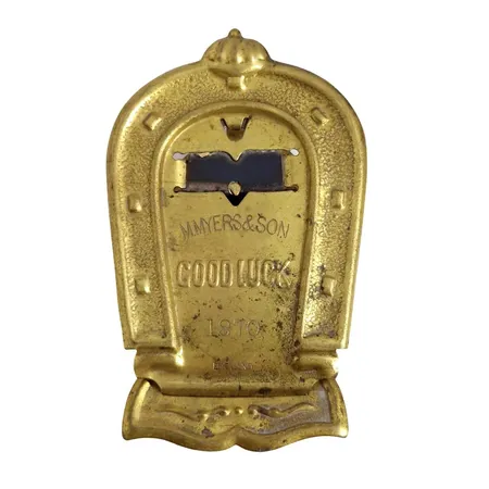 Antik Pappersklämma, M.MYERS & SON - GOOD LUCK 1870, tillverkad i England, gulmetall, längd 10,5 cm, bredd 6 cm, bra funktion, orörd patina, vikt omkring 39 gram