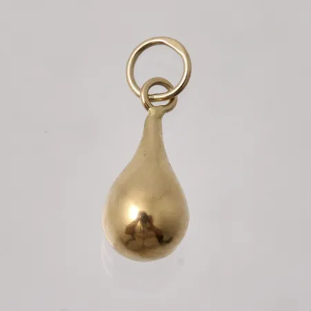 Hänge i 18K guld, Droppe, mått 6x17,3mm, vikt 0,47g.