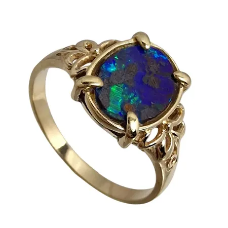 Ring, 14K guld, Opal Dublett, 7x10 mm, Ø mellan 17,0 och 17¼ mm, bredd 2-11 mm  Vikt: 2,4 g
