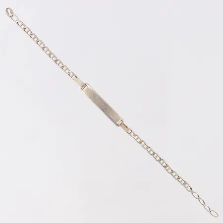 Armband med platta, längd 15cm, bredd 5mm, saknar lås, silver 925/1000.  Vikt: 3,4 g