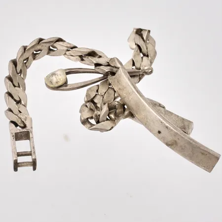 Diverse defekt silver, 830-925/1000, vikt 24,68g.