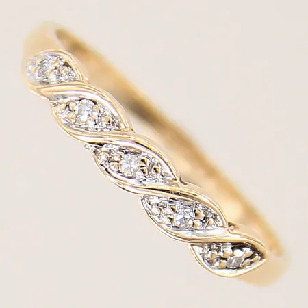 Ring med 8/8-slipade diamanter, stl 18, bredd 1,5-3,4mm, 18K Vikt: 1,6 g
