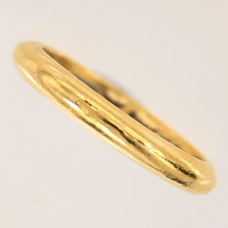 Ring, slät, stl: 17½, bredd: 3mm, gravyr, 23K Vikt: 4,9 g