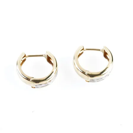 Örhängen, Ø13mm, bredd 5mm, 18k, mkt fint skick Vikt: 1,4 g