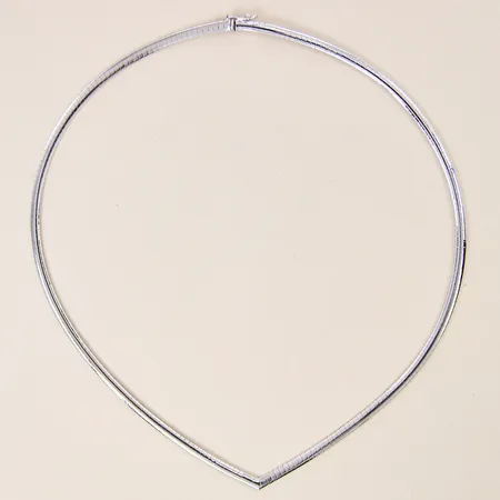 Collier, halvstelt, längd: ca 50cm, bredd: 3,9mm, vitguld, 14K  Vikt: 28,8 g