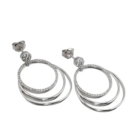 Örhängen, ett par, silver 925/1000, vita stenar, längd 32,5 mm, bredd 24 mm, originalploppar, fint skick, förefaller sparsamt använda  Vikt: 6,5 g