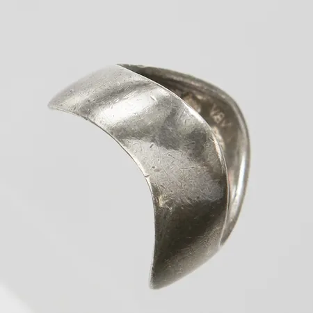 Silverring, Ø17½, bredd: 7,8-15mm, 925/1000 Vikt: 6,3 g