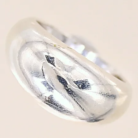 Ring, stl: 17, bredd: 3-10,2mm, silver 925/1000 Vikt: 3,8 g
