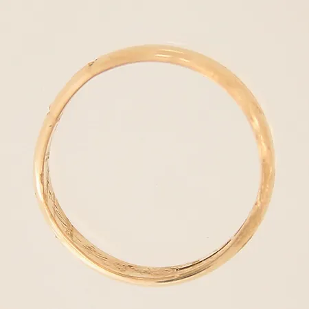 Ring, grova repor, defekt, gravyr, 18K  Vikt: 5,6 g