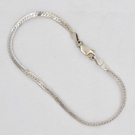 Armband, 19,5cm, bredd 3,1mm, bucklig länk, silver 925/1000 Vikt: 3,5 g