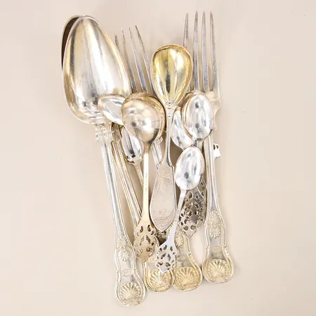 Diverse olika silverbestick, olika modeller, 830/1000 Vikt: 364 g