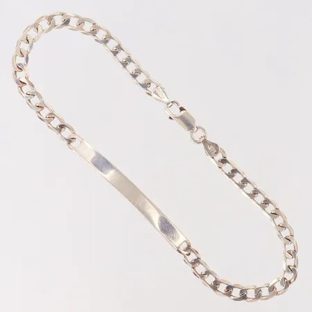 Armband med platta, längd 23cm, bredd 4-5mm, silver 925/1000.  Vikt: 7,8 g