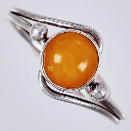 Ring med sten, stl. 16¾, bredd: ca 2-10, 925/1000 silver  Vikt: 1,4 g