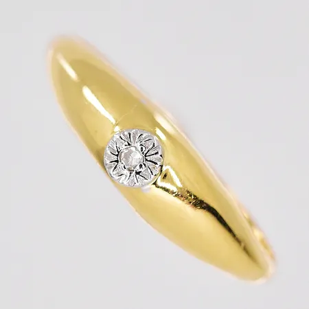 Ring, diamant ca 0,01ct, stl 17¼, ovandel bredd 4,8mm, 18K Vikt: 1 g