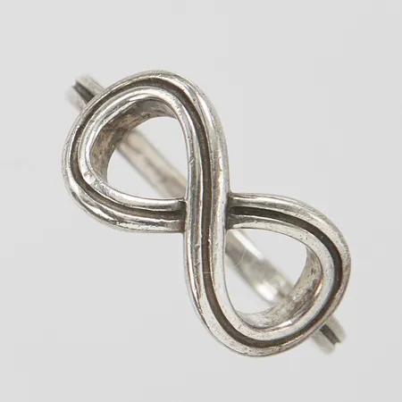 Silverring, evighetssymbol, Ø19, bredd: 1,9-10mm, GHA Guldfynd by Kenza, 925/1000 Vikt: 3,9 g
