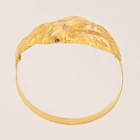 Ring, defekt, ostämplad 18K  Vikt: 1,1 g