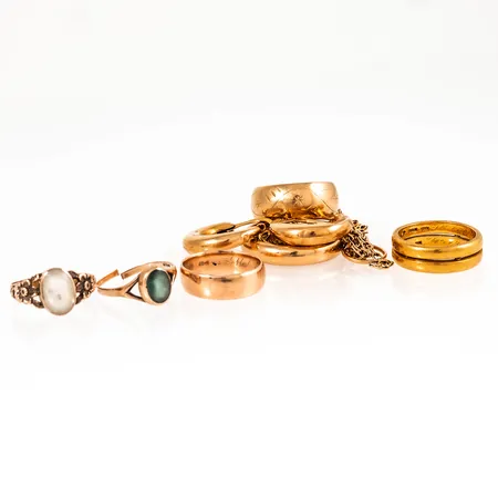 Diverse defekt/graverat guld. 2,0g i 8K, 1,4g i 10K, 4,6g i 14K, 28,7g i 18K & 10,7g i 23K.