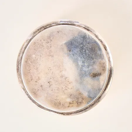 Ask, höjd 3,5cm, förgylld insida, gravyr, bucklor, silver 830/1000 Vikt: 57,3 g