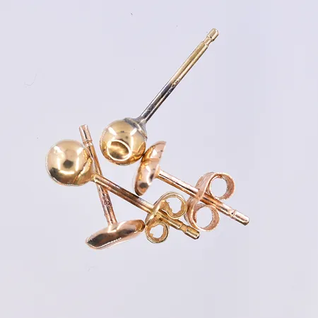 Diverse guld, 18K. Vikt: 0,7 g