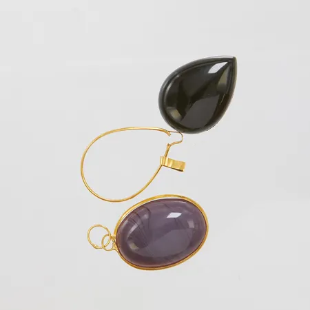 Diverse guld, defekt, stenar, 18K bruttovikt: 10,0g.