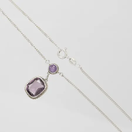 Silvercollier, lila glasstenar, längd: 38,8cm, bredd: 1,2-5,5mm, 925/1000, bruttovikt: 4,6g Vikt: 4,6 g