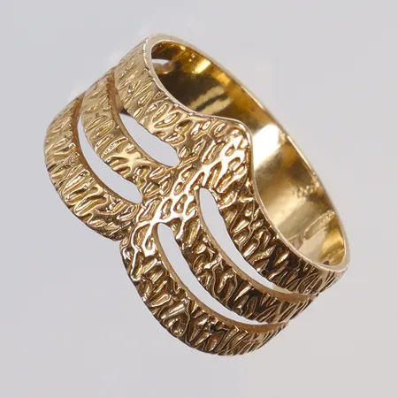Ring, mönstrad stl 18¼ bredd 6-13mm 18K Vikt: 5,2 g