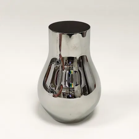 Vas "Cafu" Georg Jensen, blankpolerat rostfritt stål, smärre skav, höjd 21cm, Ø9cm.