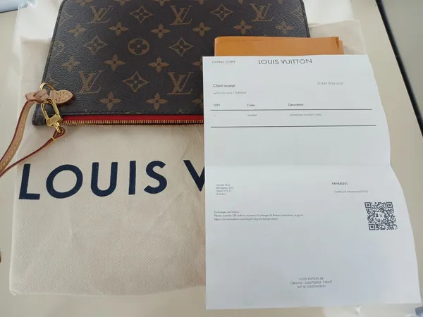 LOUIS VUITTON tillbehör Röd insidan, längd 25 x 15 cm MM M46987 Monogram med dustbag