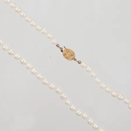 Pärlcollier, 47cm, Ø6,4mm, odlade pärlor, lås i 18K, Bruttovikt: 24,5g.