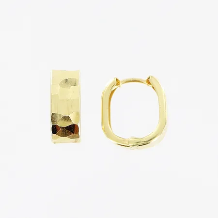 Ett par örhängen, creoler, fasetterad framsida, längd 14mm, bredd 6mm, 14K. Vikt: 2,2 g