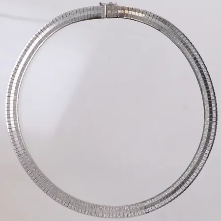 Collier, längd 38cm, bredd 8,1mm, MEMA, 830/1000 silver Vikt: 31 g