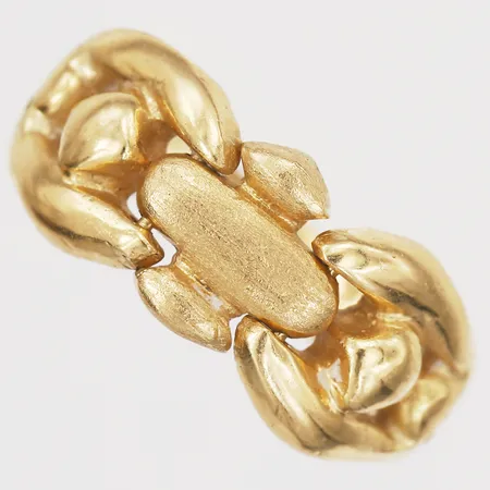 Ring, stl: 16¾, bredd 8mm, 18K guld Vikt: 3,6 g