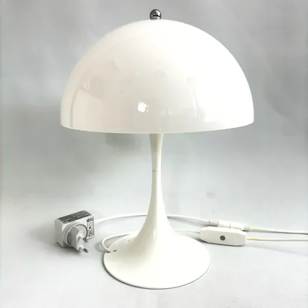 Bordslampa, Louis Poulsen, Panthella Mini/ Panthella 250, modell: 24425, Ø:25cm, Höjd: 33,5cm, Dimmerfunktion,  Vikt: 0 g Skickas med postpaket.