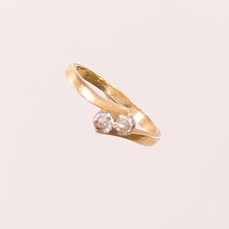 Ring, diamanter 2x ca 0,09ct, Ø17, bredd:7mm, 18K 3,0g.
