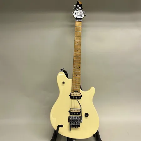 Elgitarr Peavey, EVH, Wolfgang Special, snr: 91015217, "Gloss Ivory", Rosewood Maple, hårt originalcase.