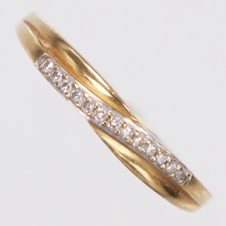 Ring, diamanter 13xca0,005ct, stl 18½, bredd 1-3,2mm, 18K Vikt: 1,5 g