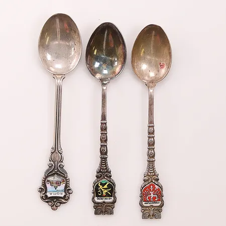 3 Moccaskedar, 10cm, 830/1000 Silver 28,2g.