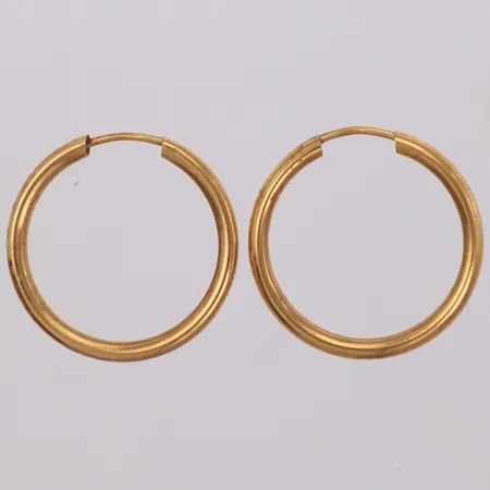 Ett par örhängen, Ø19,6mm, bredd: 2,1mm, 18K Vikt: 1,1 g