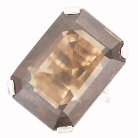 Ring med rökkvarts, stl: 16, bredd: 3-22mm, höjd exklusive. skena: 12mm, bruksskick, mindre repor, ej stämplad, silver, bruttovikt: 10,1g. 