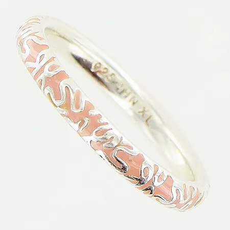 Ring Spinning, med rosa emalj, stl 18¾, bredd 3mm, silver 925/1000 Vikt: 2,9 g
