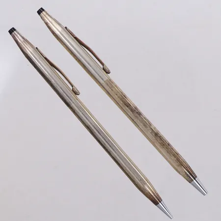 Pennset, Cross, blyertspenna och kulspetspenna, 925/1000 silver, made in Ireland, garantikort/manual, bruksskick, originaletui. Bruttovikt 38,4g Vikt: 0 g