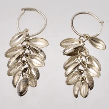 1par örhängen i silver, mått 8,7x44mm, 835/1000, vikt 6,78g.